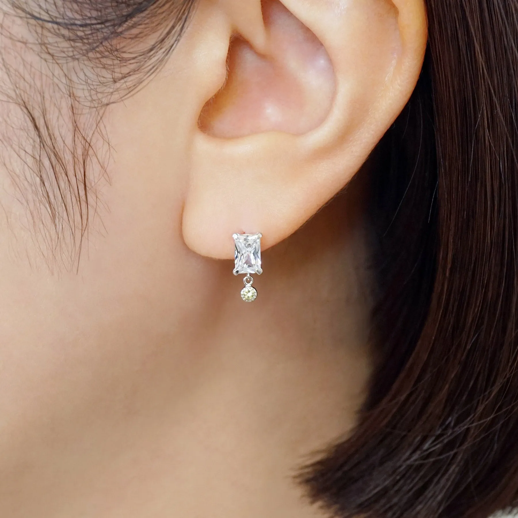 10K Baguette Cut Swinging Earrings (White Gold)