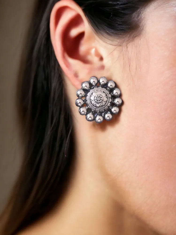 Antique Diyan Oxidised Studs