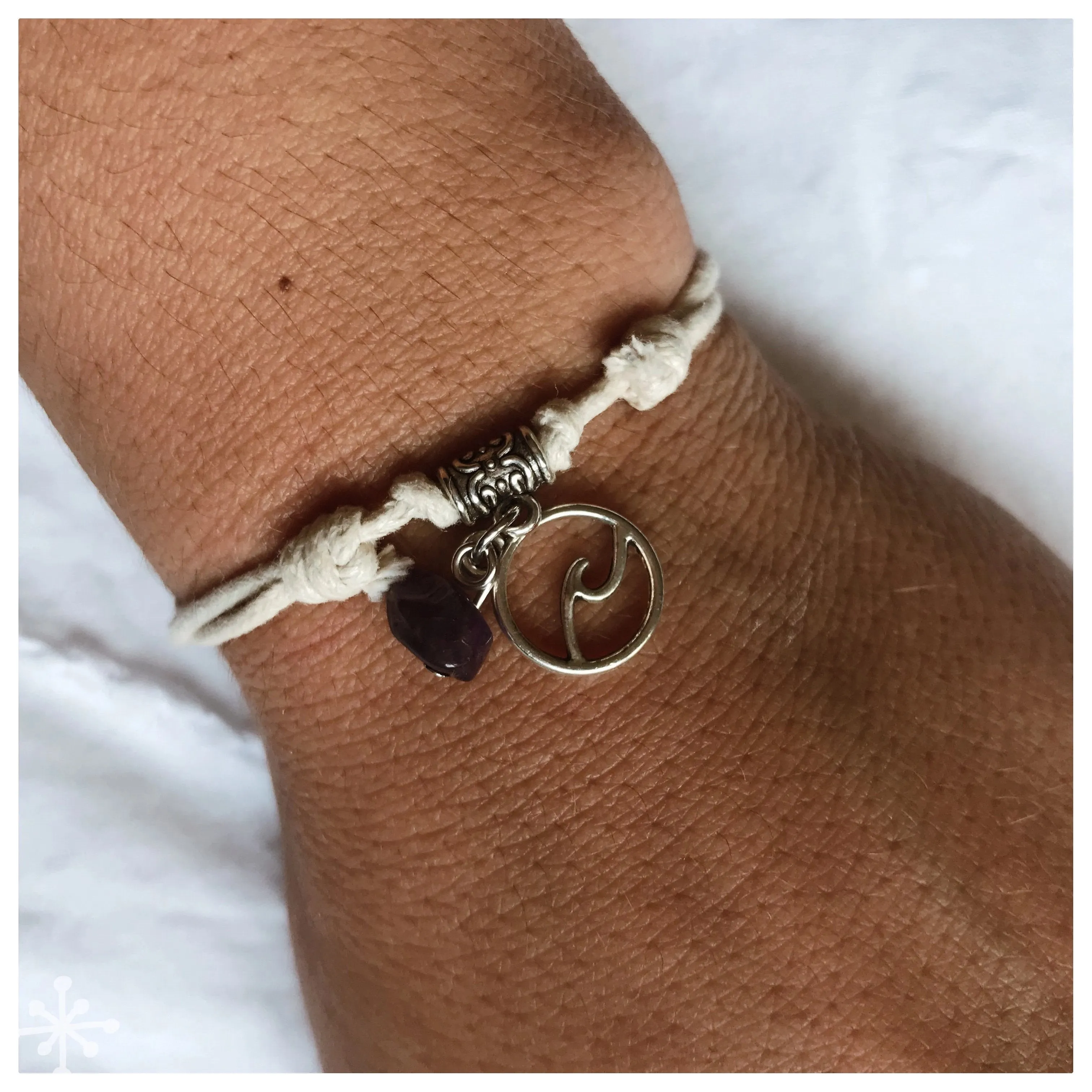 Bracelet Sliding Knots Wave Cream with Amethyst