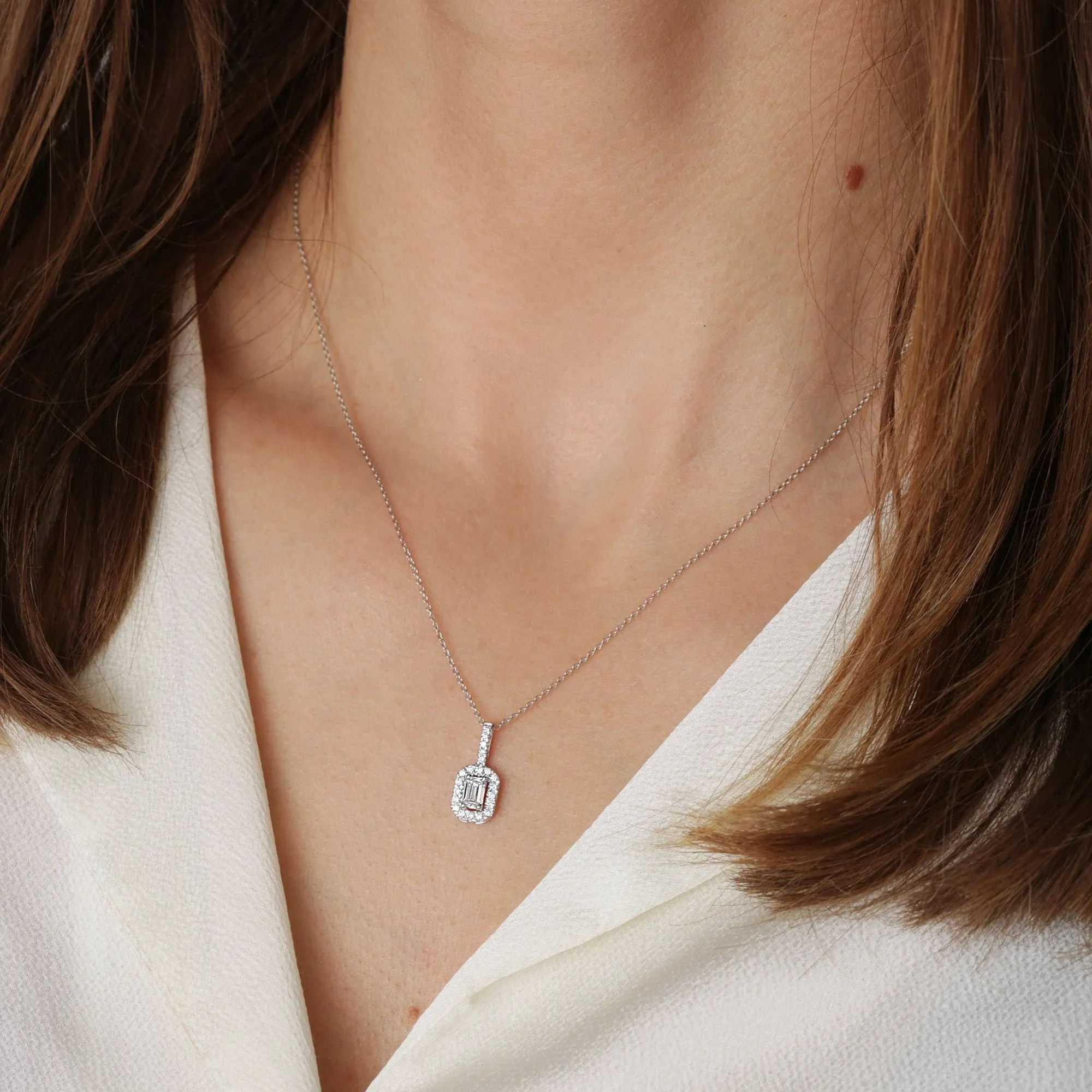 Cielo | 9ct White Gold 0.50ct tw Lab Grown Diamond Halo Necklace 18 Inches
