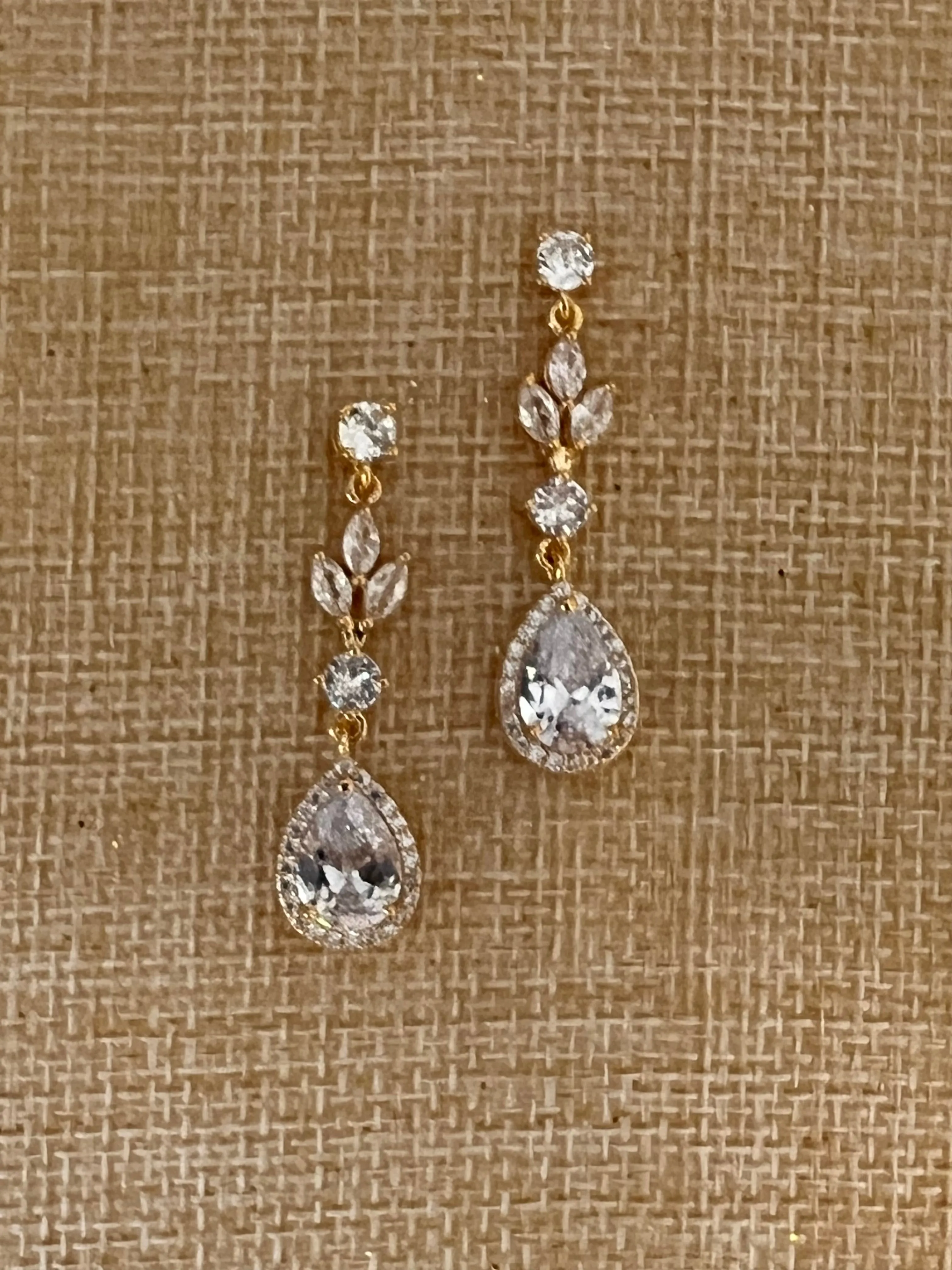 Earrings for Bride, Delicate Drop Swarovski and Zirconia Quince Earring