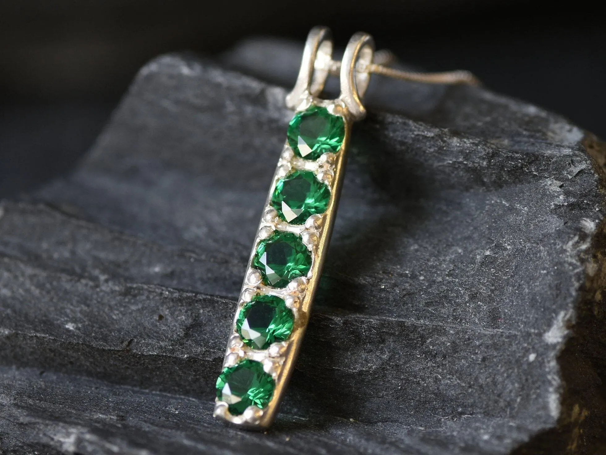 Emerald Bar Pendant - Green Vertical Necklace - Long Vintage Necklace