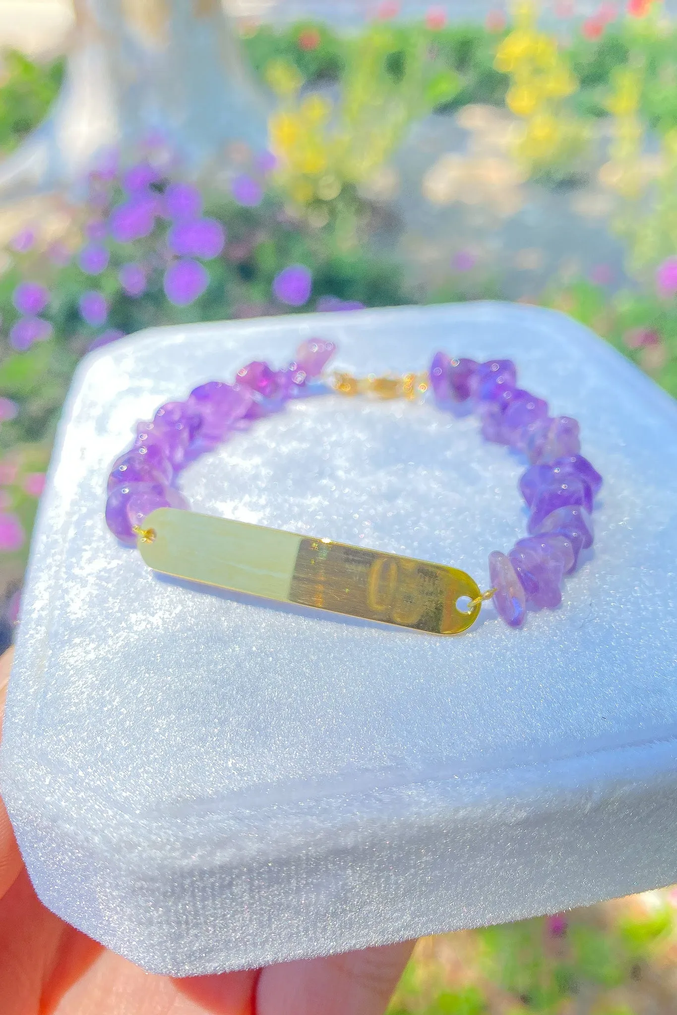 Engravable Amethyst Chip Esclava Bracelet©
