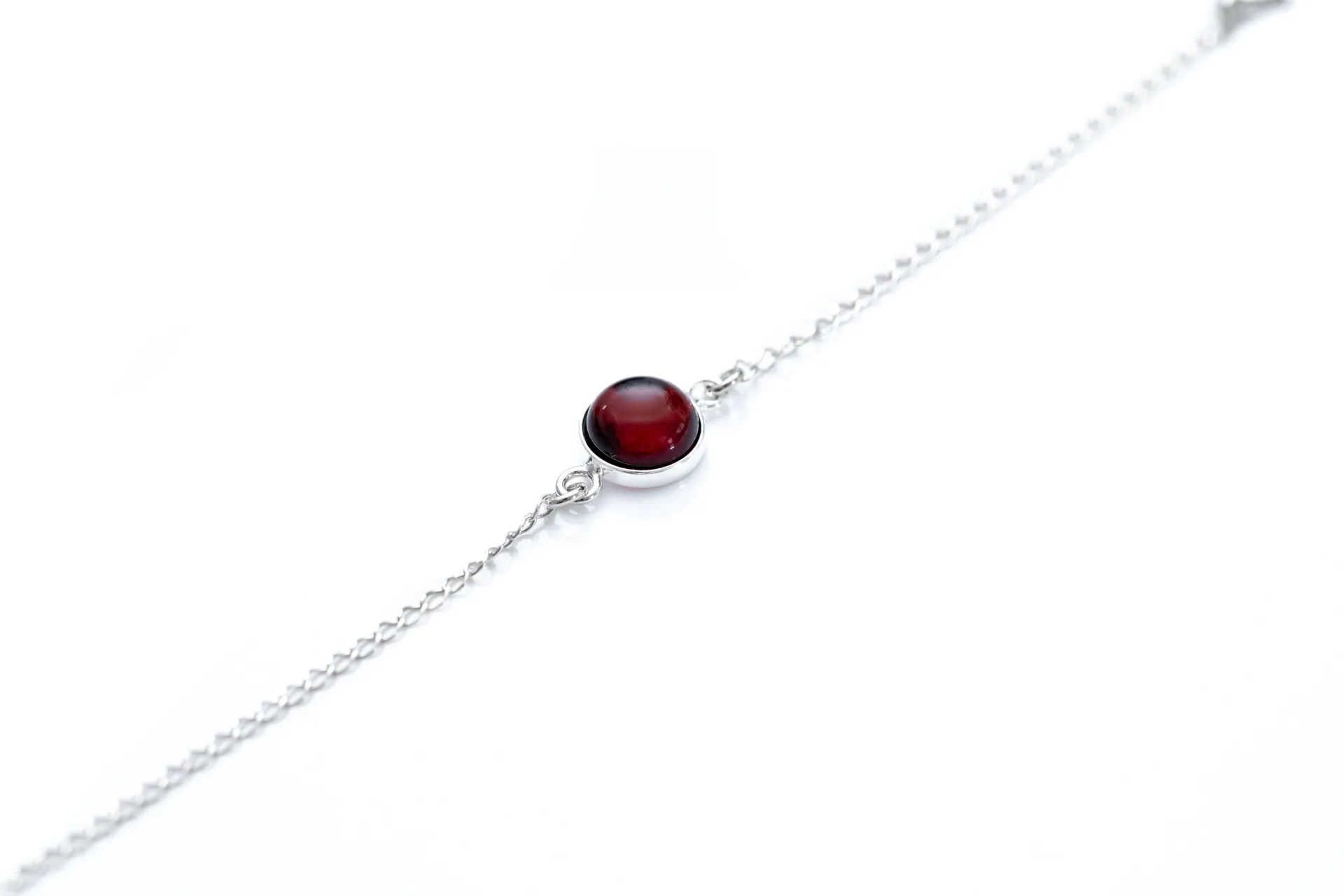 ESSENTIALS Cherry Amber Link Chain Bracelet - Elegant & Versatile Everyday Wear
