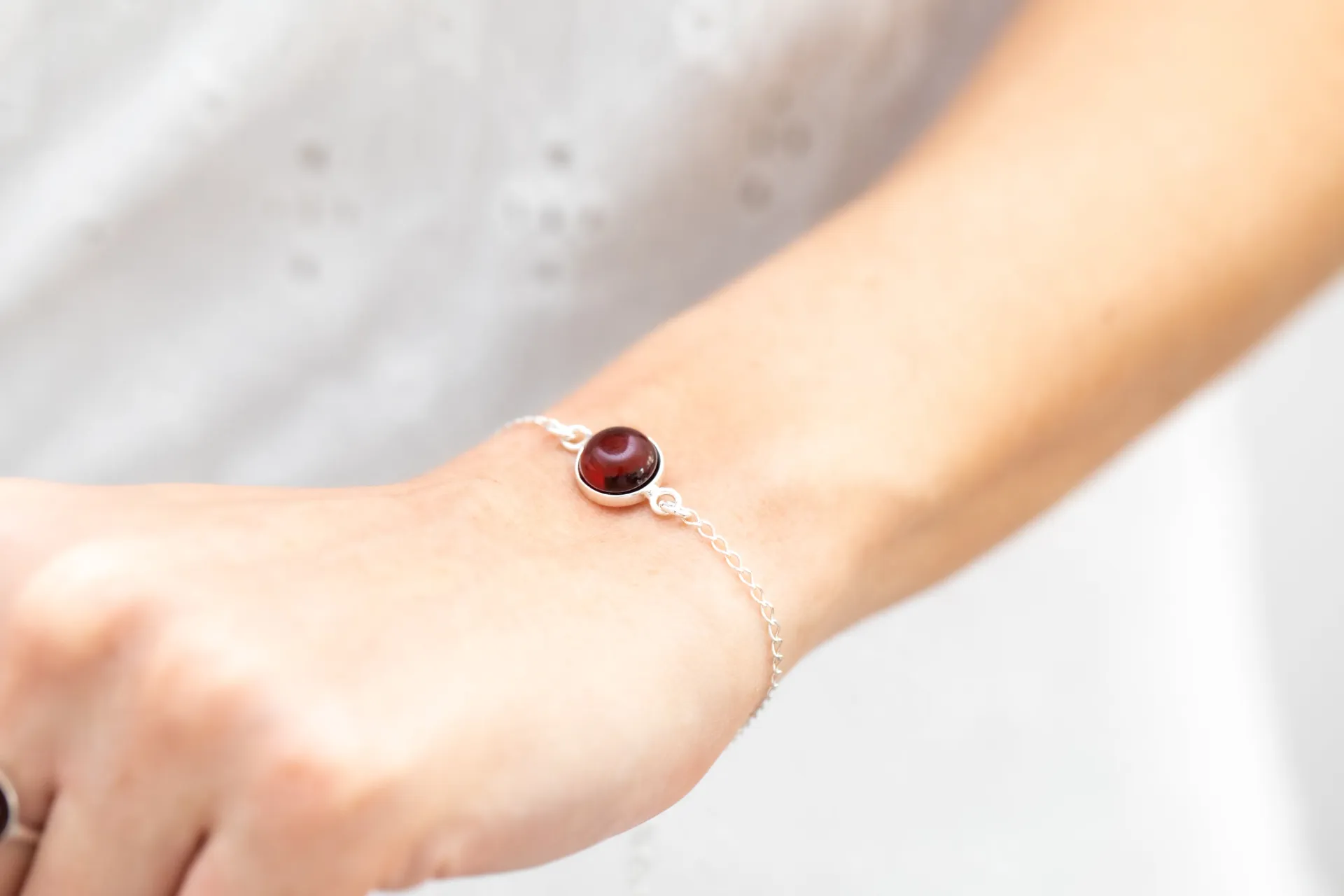 ESSENTIALS Cherry Amber Link Chain Bracelet - Elegant & Versatile Everyday Wear