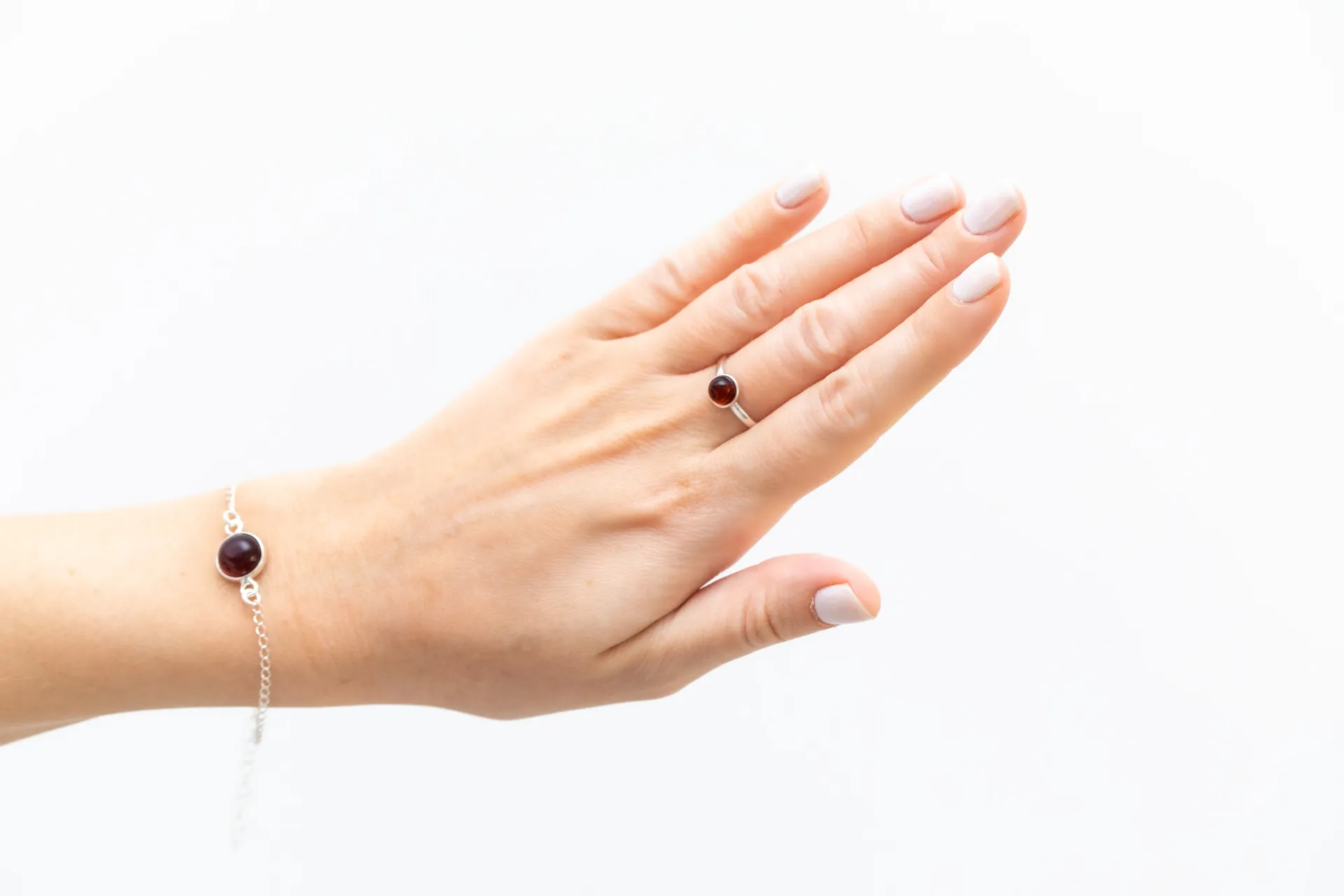ESSENTIALS Cherry Amber Link Chain Bracelet - Elegant & Versatile Everyday Wear