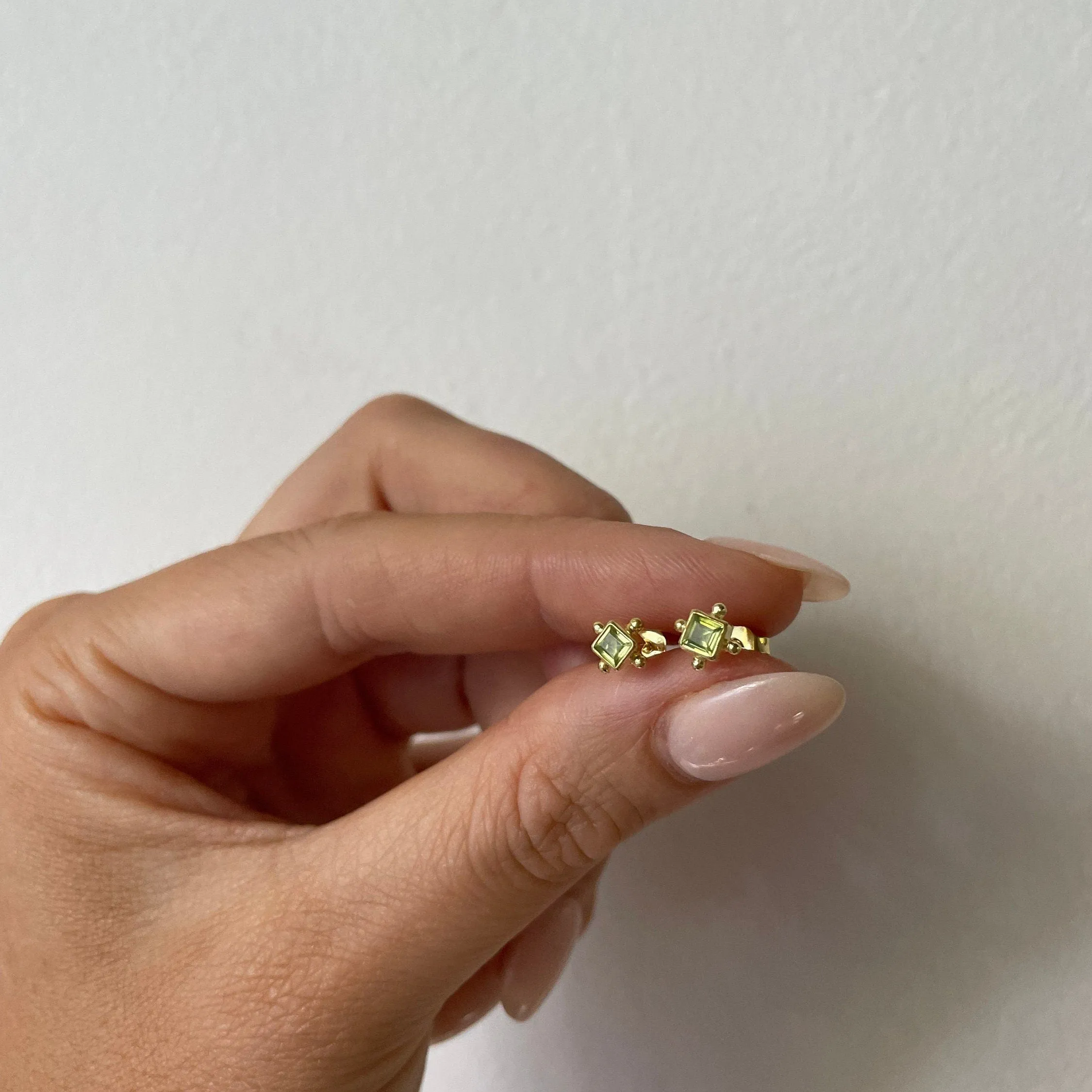 Mini Gias Gold Peridot Studs