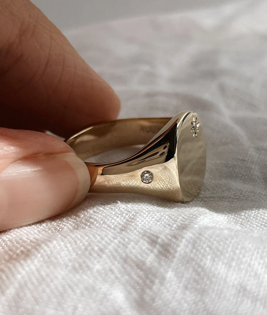Moon & Star Classic Signet