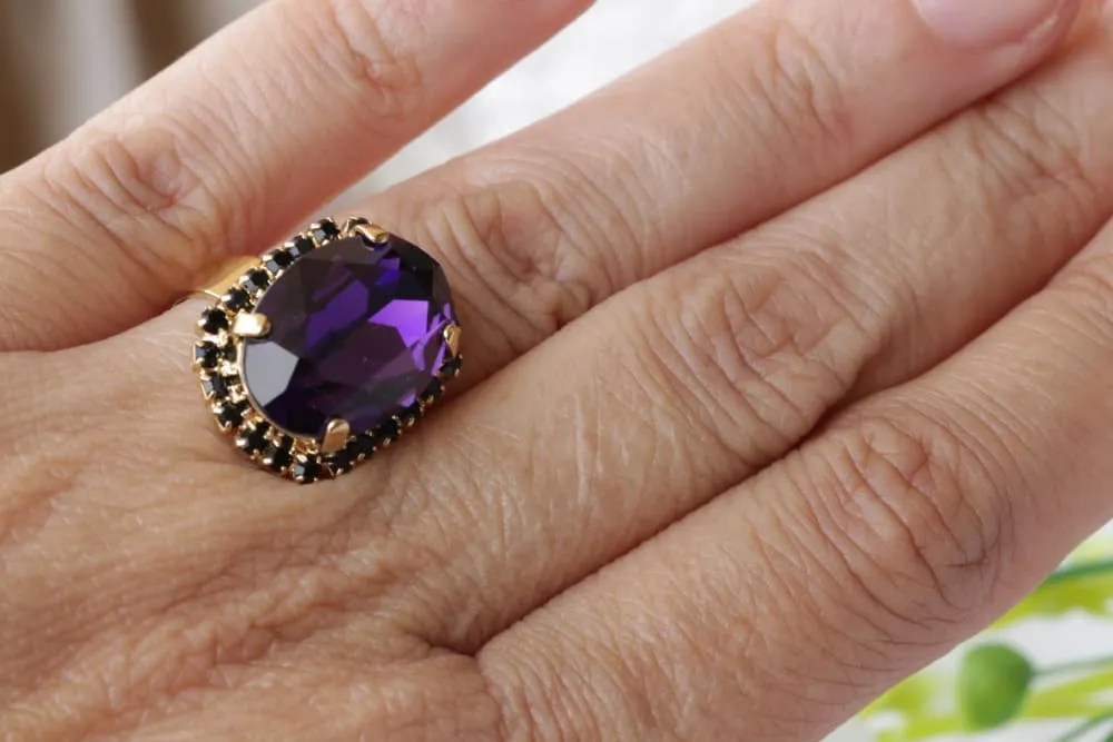 PURPLE OVAL RING