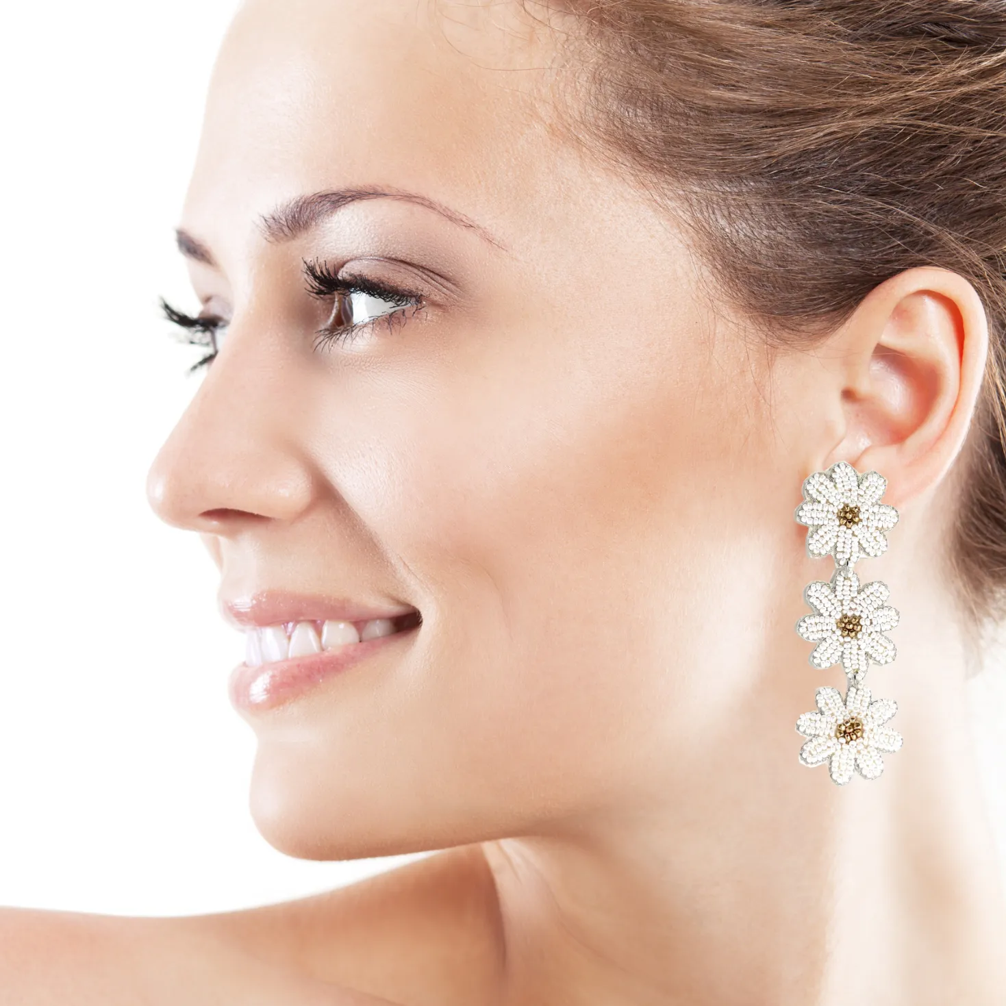 White Daisy Beaded Earrings