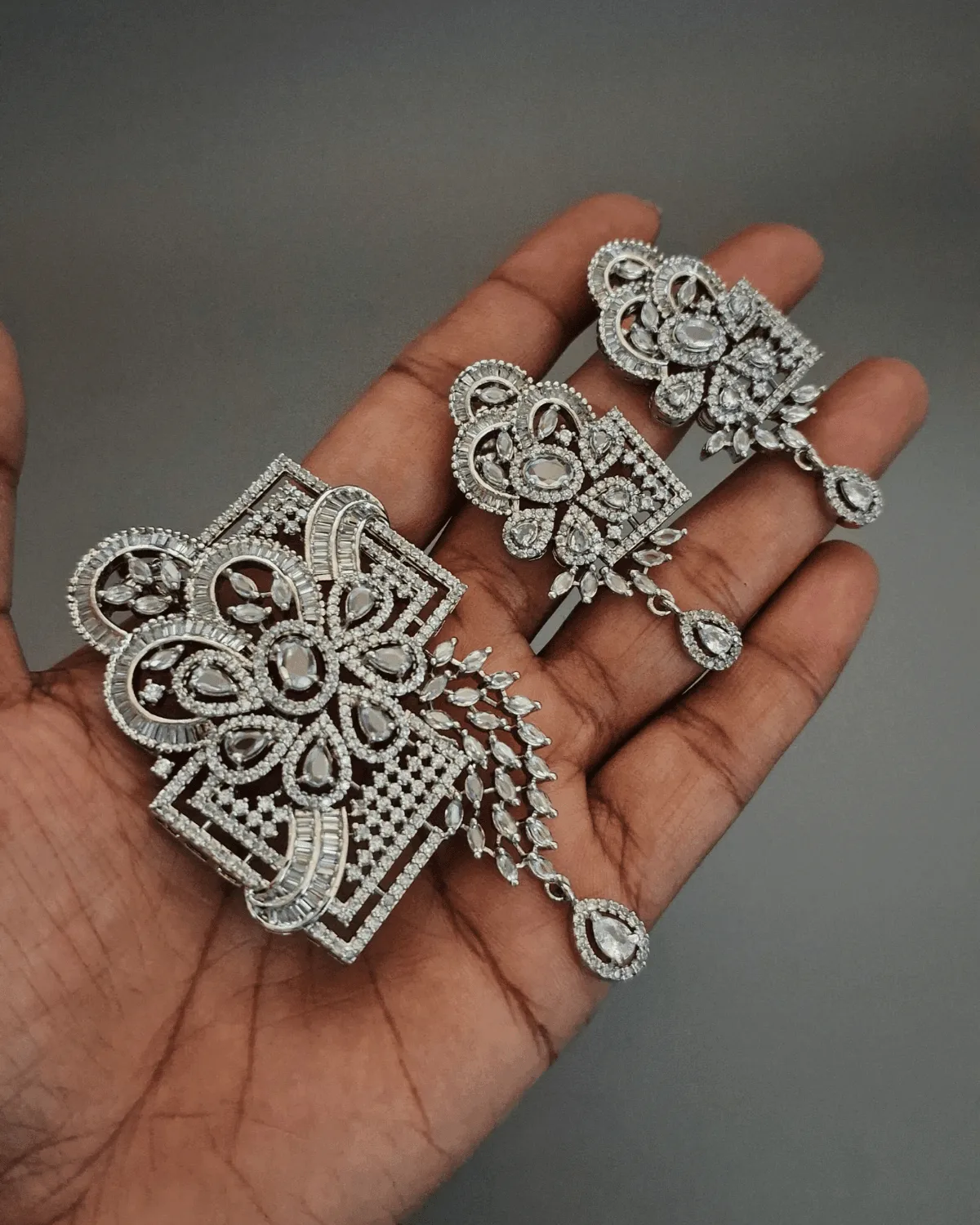 Zevarly Dazzling Drape Pendant Set